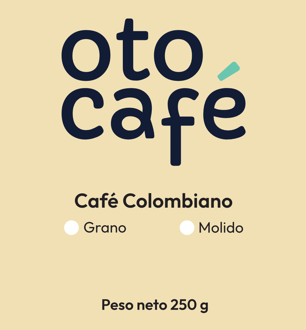 Etiqueta frontal del empaque de Oto Café con fondo beige. Muestra el logotipo de la marca en tipografía grande azul oscuro con un acento menta, seguido del texto "Café Colombiano", opciones para marcar si el contenido es en grano o molido, y el peso neto de 250 g en la parte inferior.